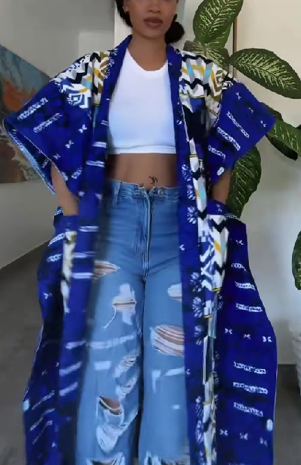 Sleeveless Printed Expanded Cardigan